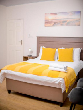 Entire 2 Bed, 5 mins 2 Game City, Netflix & Ps4